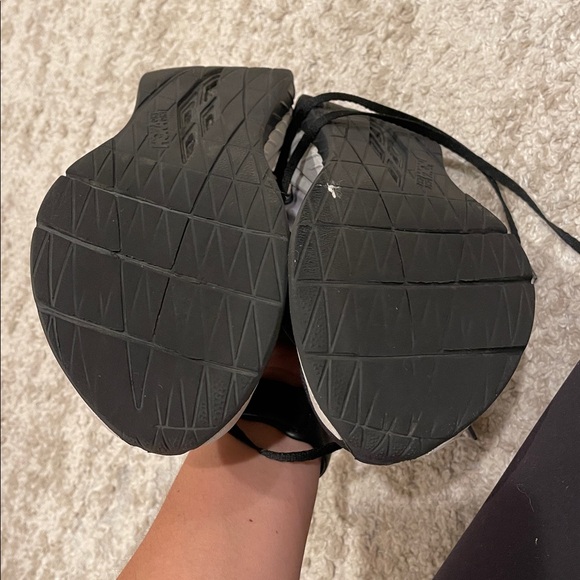 Hoka One One Sneaker Carbon X Size 7 Athletic Running Shoes - Picture 8 of 9